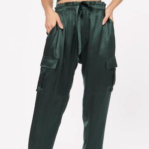 NWT Cami NYC Carmen Cargo Pants in Pine Color.